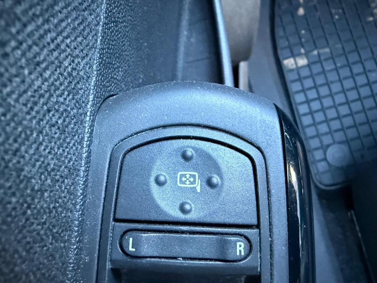 Opel Corsa D original Außenspiegel links elektr verstellbar Z22A Ozeanblau BJ11 Opel Corsa D original Außenspiegel links elektr verstellbar Z22A Ozeanblau BJ11